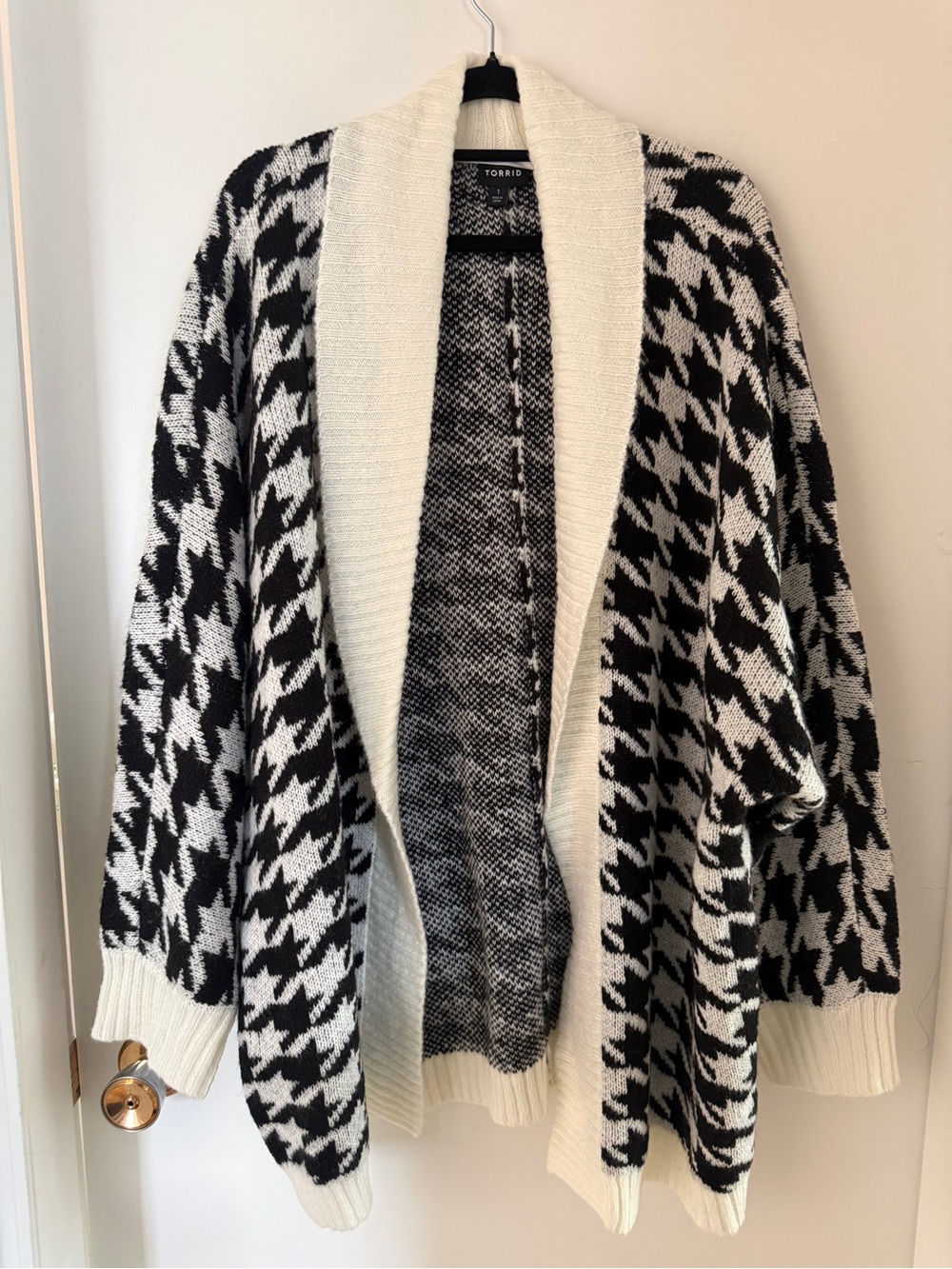 Torrid Black White Houndstooth Oversized Cardigan Sweater Size 1 Plus XL